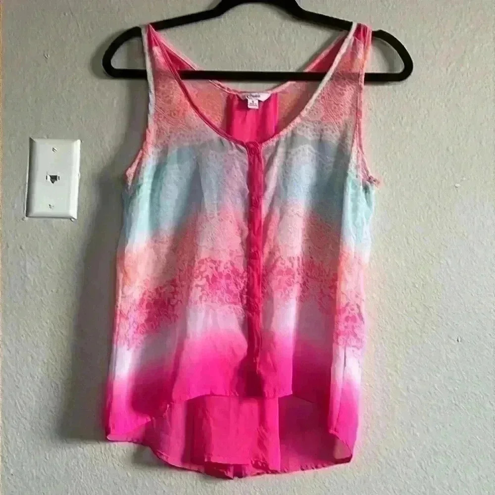 Candies Chiffon sleeveless blouse. Light, bright and cheery. Size Small - Picture 2 of 3